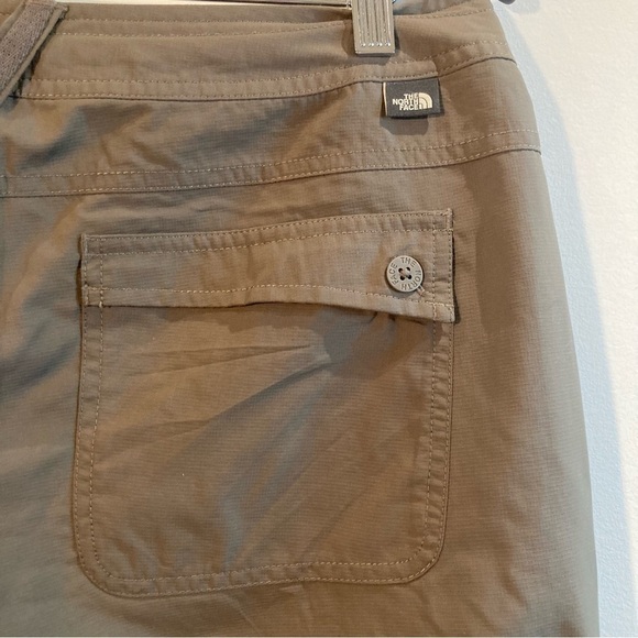 THE NORTH FACE Sz 12 Khaki Convertible Hiking Pants with Many Pockets - Picture 9 of 16